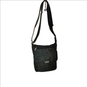 Baggallini Pocket Town Bagg Crossbody in Leopard Print